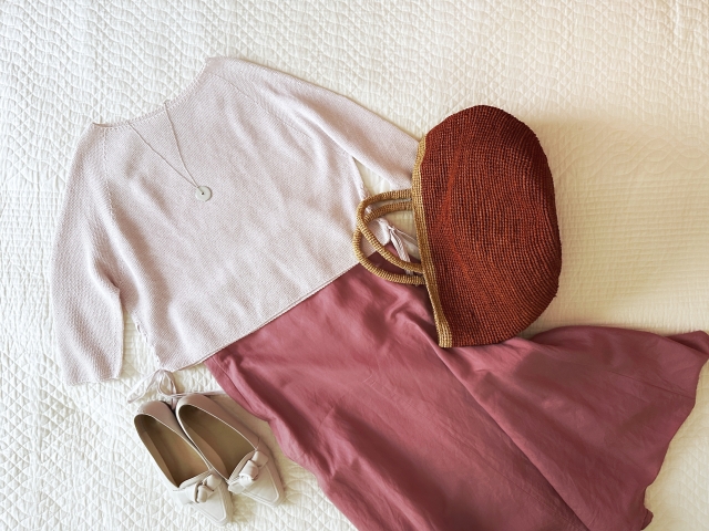 お花見シーズンの女性の服装